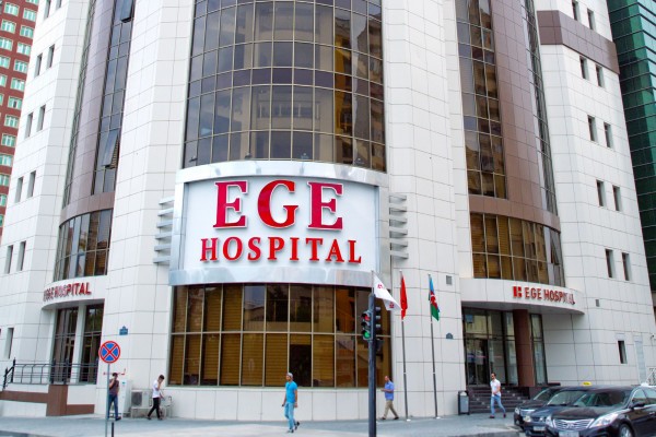 Ege Hospitalda xəstə 2 saat çəkən ürək masajı ilə həyata qayıtdı - FOTO